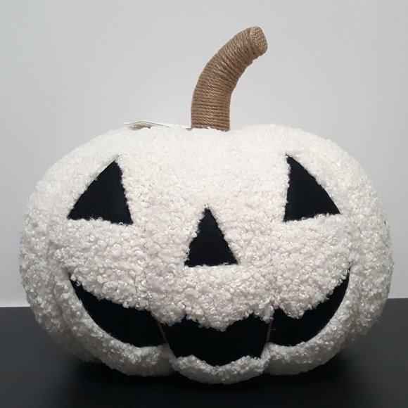 NEW RARE Pottery Barn Ivory Jack o Lantern Shaped Pillow 14" diam, 11" h - Picture 1 of 7